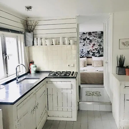 فندق مبيت وإفطار Houseboat Bonnie