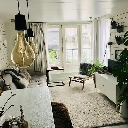 Bed & Breakfast Houseboat Bonnie Amsterdam