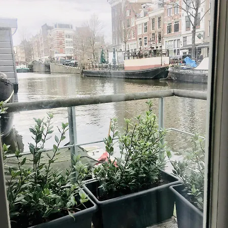 Houseboat Bonnie فندق مبيت وإفطار