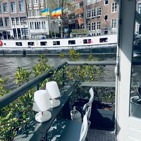 Bed & Breakfast Houseboat Bonnie Amsterdam