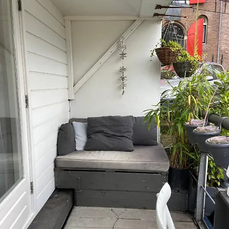 Houseboat Bonnie Amsterdam