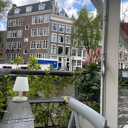 Houseboat Bonnie Amsterdam